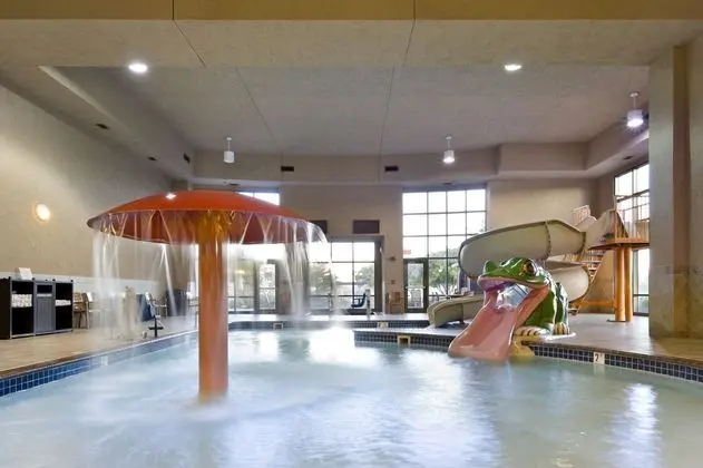 Clubhouse Hotel Suites Sioux Falls - Havuz