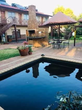 Clubview Guest House - Havuz