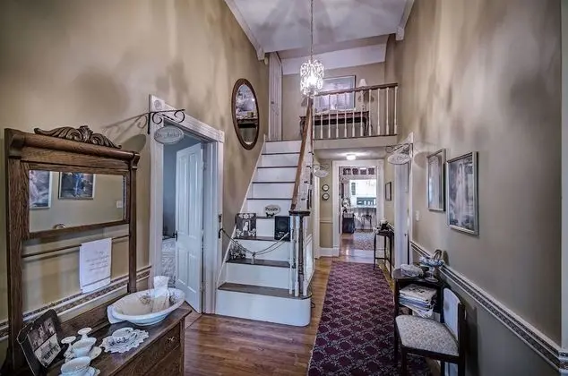 Clyde and Marie's Bed & Breakfast - İç Mekan