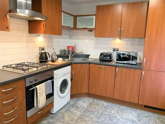 Clyde Waterfront Apartments - Mutfak