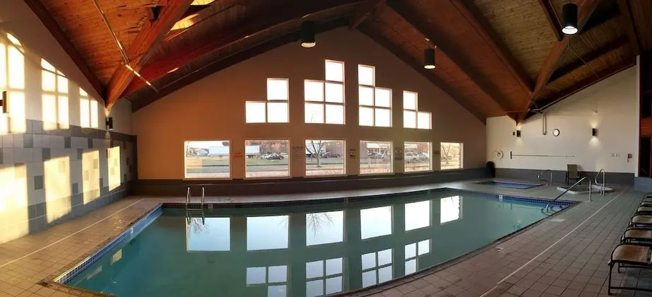 C'mon Inn Hotel & Suites - Havuz