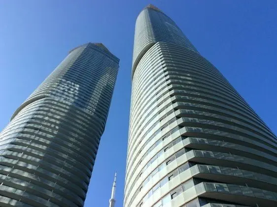 CN Tower Facing, Parking, King Bed - Dış Mekan