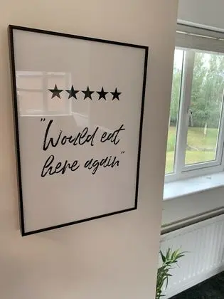 The coach house views netflix sleeps 5 - İç Mekan