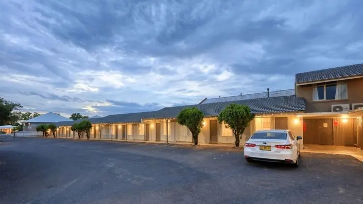 Coachman Hotel Motel - Dış Mekan