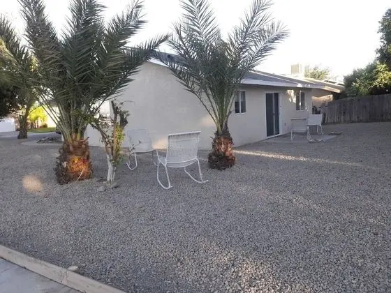 Coalinga Embassy - Dış Mekan
