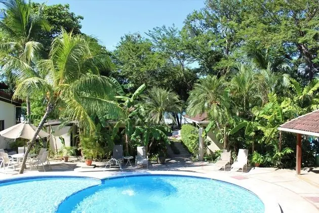 The Coast Beachfront Hotel - Havuz