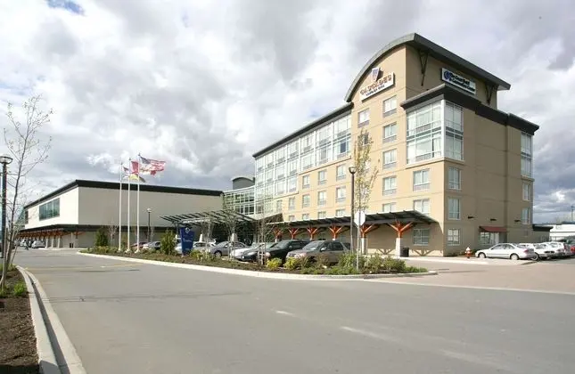 Coast Hotel & Convention Center-Langley - Dış Mekan