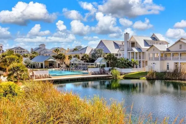 Coastal Hideaway 230 BE