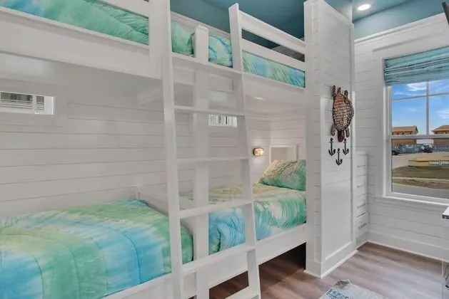 Coastal Vibes At Sunflower Beach - Oda