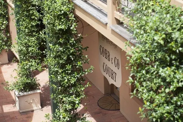 Cobb & Co Court Boutique Hotel - Dış Mekan