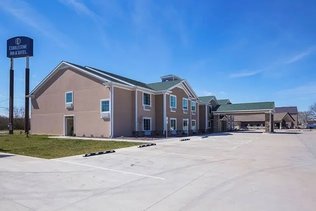 Cobblestone Inn & Suites - Altamont - Dış Mekan