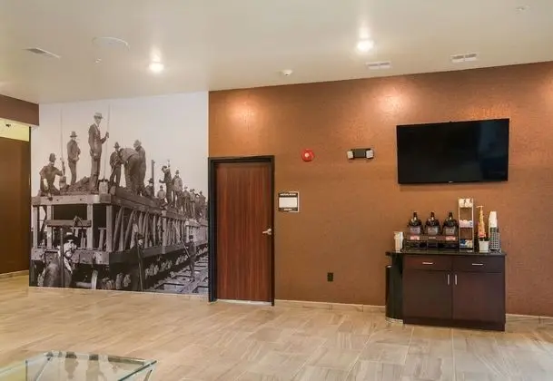 Cobblestone Inn & Suites - Ashland - Lobi