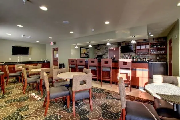 Cobblestone Inn & Suites Bottineau