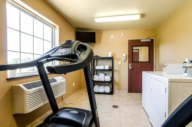Cobblestone Inn & Suites - Cambridge - Fitness