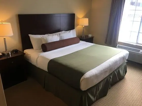 Cobblestone Inn & Suites Durand