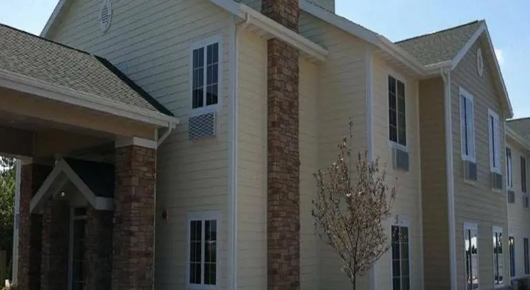 Cobblestone Inn & Suites Harvey - Genel