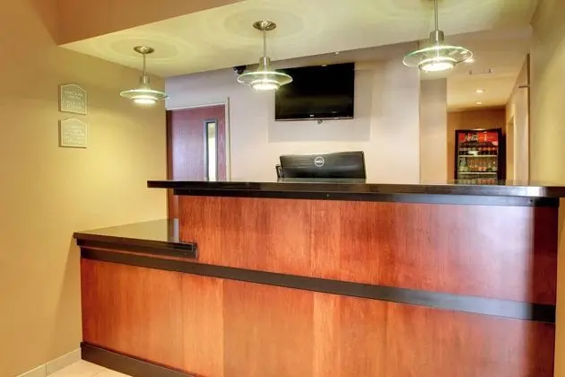 Cobblestone Inn & Suites Harvey - Lobi
