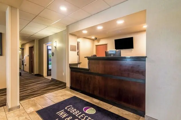 Cobblestone Inn & Suites - Lakin - Dış Mekan