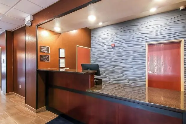 Cobblestone Inn & Suites at UW Stout Downtown Menomonie - Dış Mekan