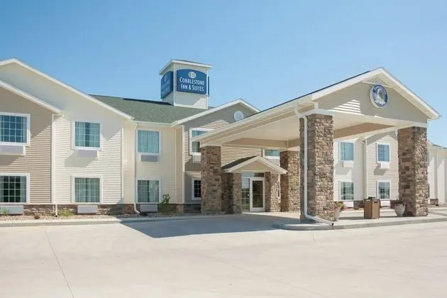 Cobblestone Inn & Suites - Winterset, IA - 1