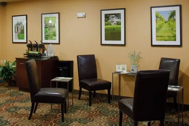 Cobblestone Inn & Suites - Winterset, IA - Lobi
