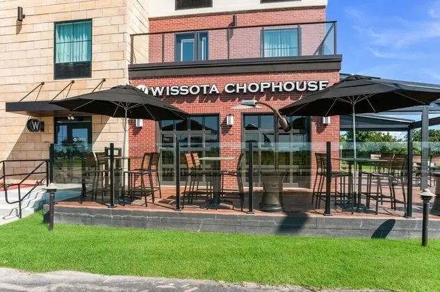 Cobblestone Hotel & Suites - Appleton International Airport