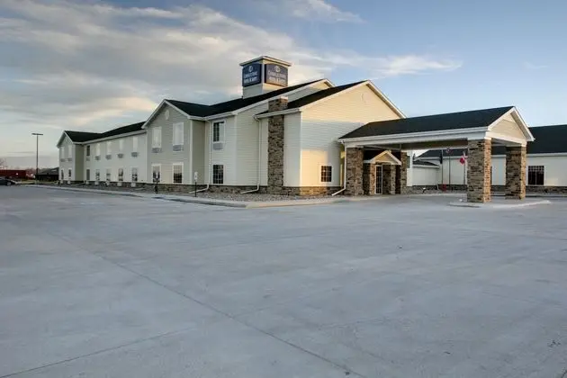 Cobblestone Hotel & Suites -- Broken Bow, NE