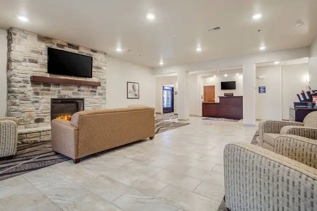 Cobblestone Hotel & Suites - Cozad - Lobi