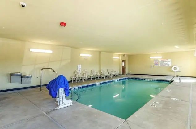 Cobblestone Hotel & Suites - Gering/Scottsbluff - Havuz