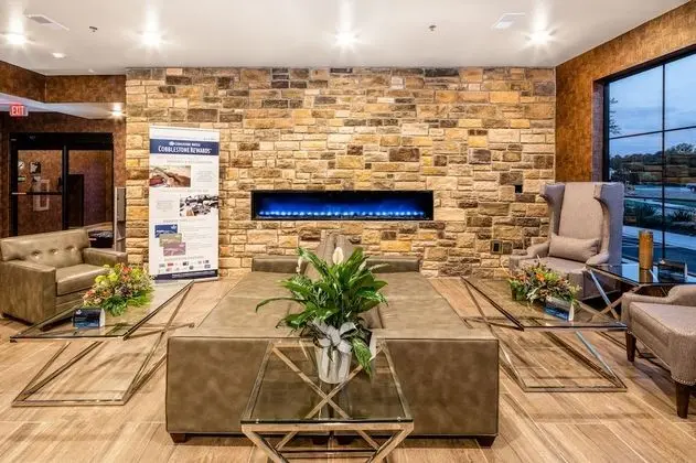 Cobblestone Hotel & Suites - Mosinee - Lobi