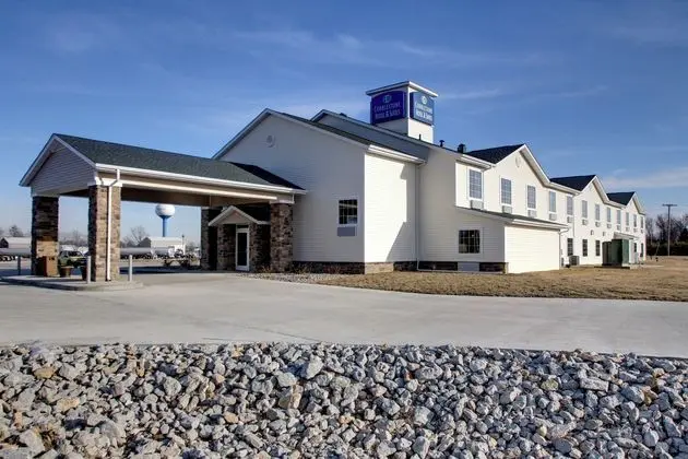 Cobblestone Hotel & Suites -- Newton, IL - 1