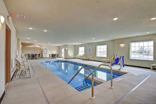 Cobblestone Hotel & Suites – Pulaski/Green Bay - Havuz