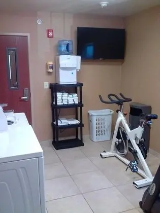 Cobblestone Hotel & Suites -- Salem, IN