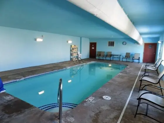 Cobblestone Hotel & Suites -- Seward, NE - Havuz