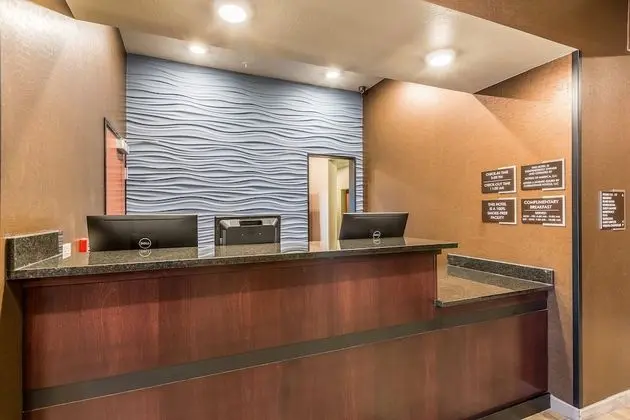 Cobblestone Hotel & Suites – Stevens Point - Lobi