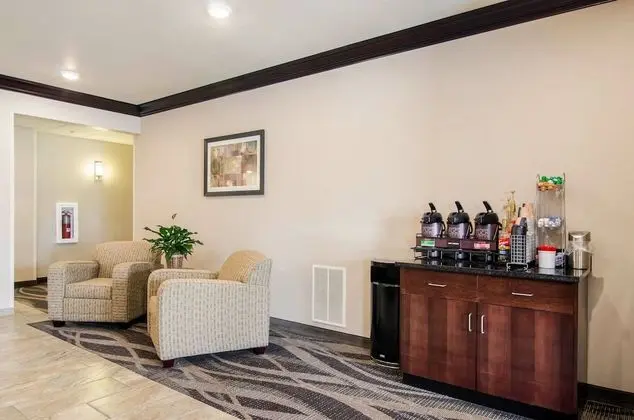 Cobblestone Hotel and Suites Torrington - Lobi