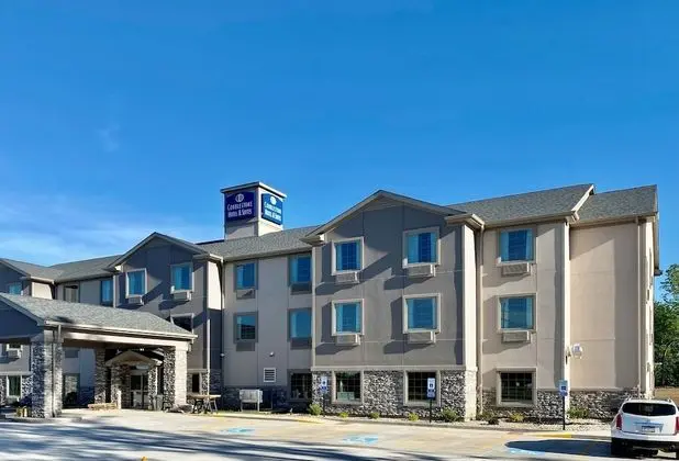 Cobblestone Hotel & Suites - Urbana - Dış Mekan
