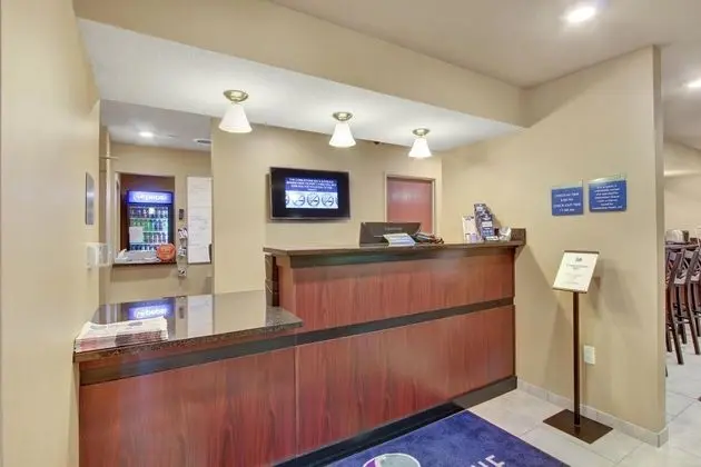 Cobblestone Hotel & Suites -- Waynesboro, PA - Lobi