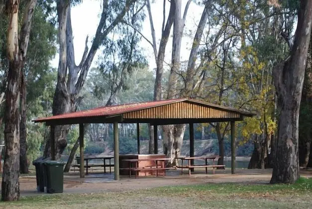 Cobram Colonial Motor Inn - Plaj
