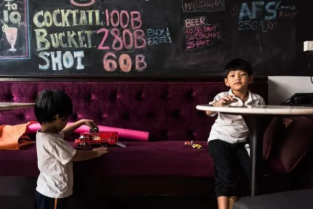 Cocktail Hostel & Bar Silom Bangkok - Lobi