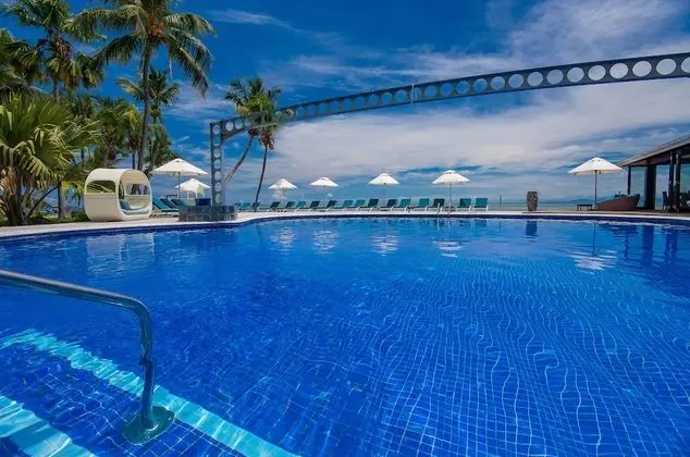 Coco de Mer Hotel and Black Parrot Suites - Havuz