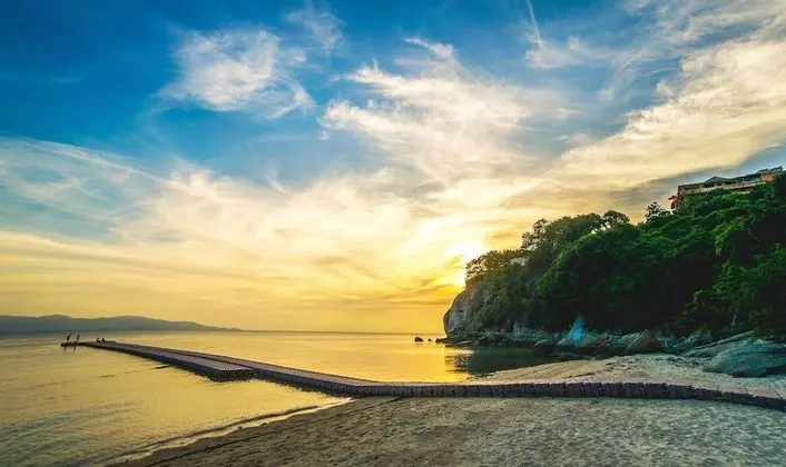 Cocohut Beach Resort & Spa