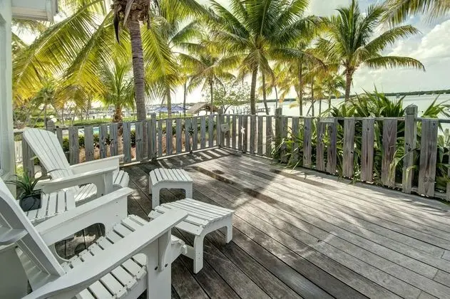 Coconut Palm Inn