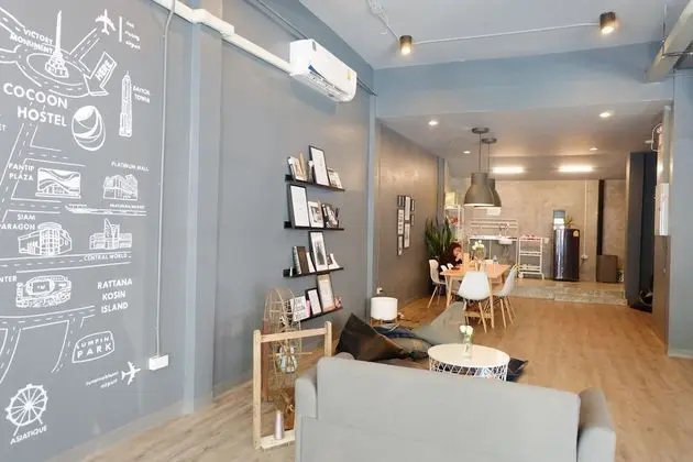 The Cocoon Hostel - Lobi