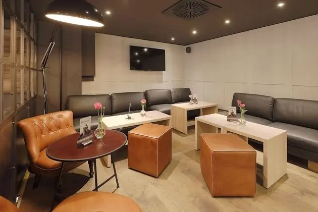 Coffee Fellows Hotel Dortmund - Lobi