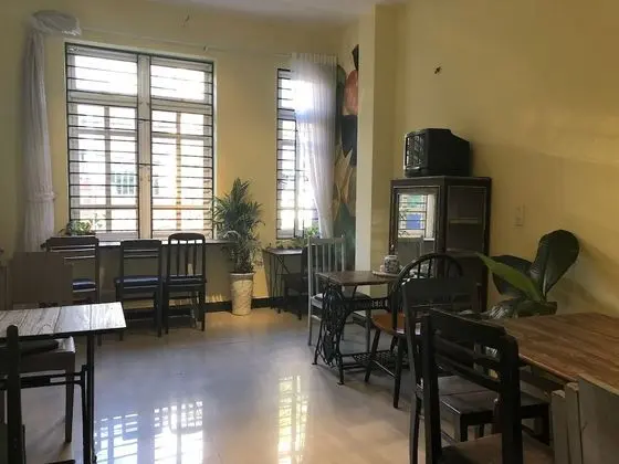 Coffee Shop & Hostel Co Hai - Yerinde Yemek