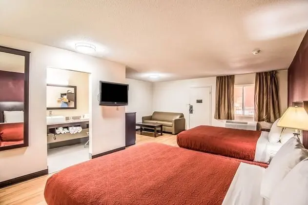 Colby Inn and Suites - Oda Düzeni