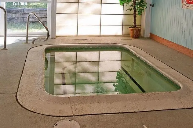 Cold Spring Resort