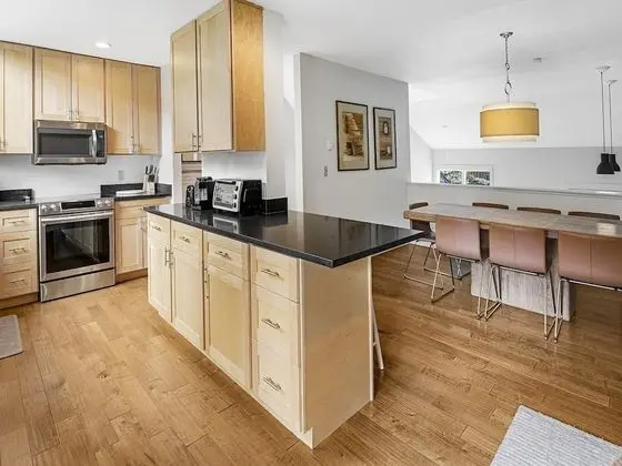 Coldstream Townhome 7 - Oda