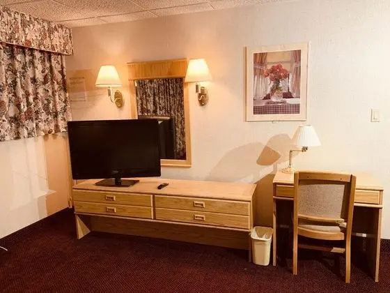 Coliseum Inn & Suites - Garden City Long Island - Oda Düzeni